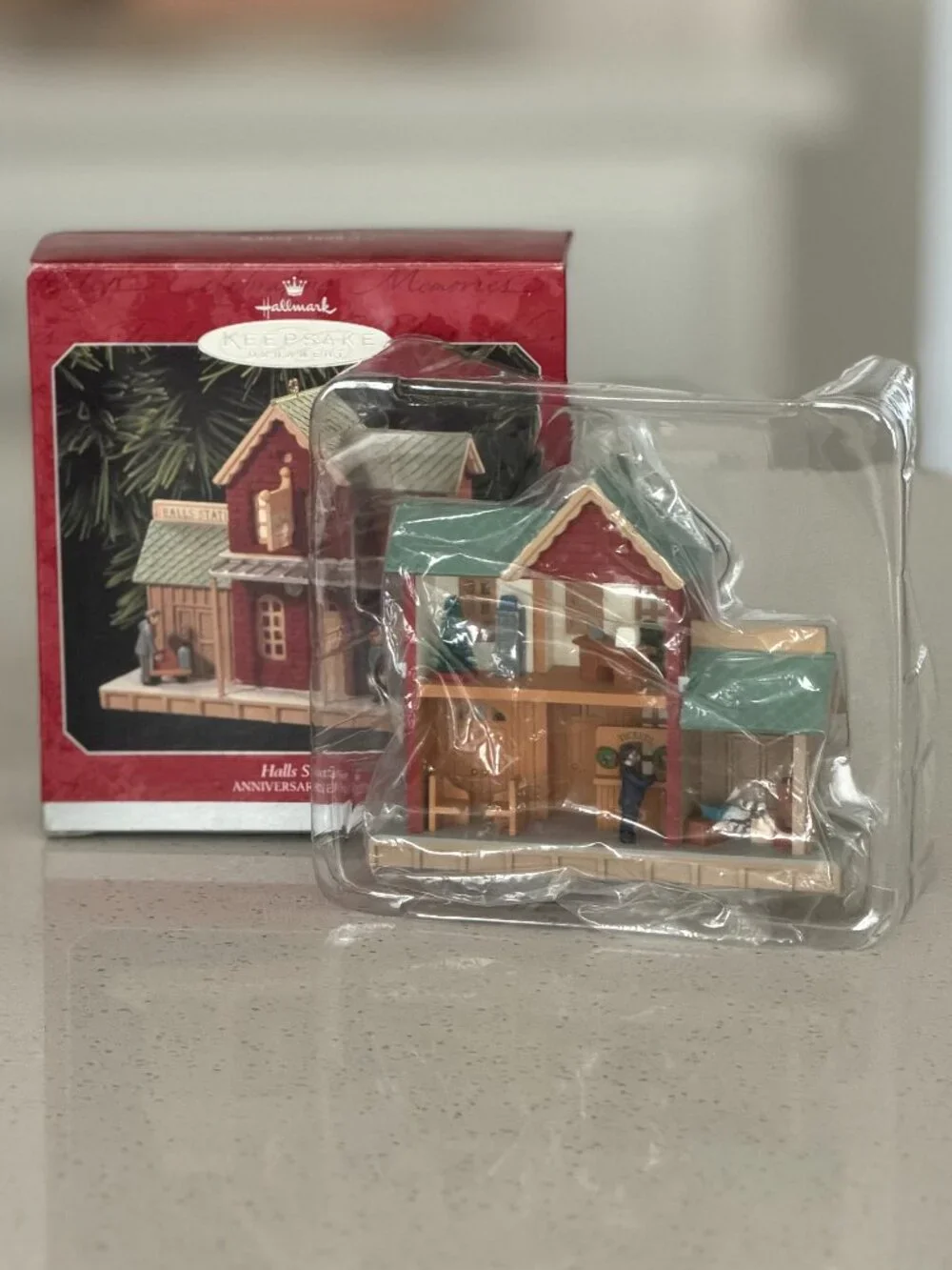 Hallmark Ornament Nostalgic Houses & Shops Halls Station